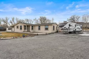 1125 Truckee Ln, Fernley, NV 89408 - Photo 2