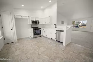 911 Jessica Ln, Fernley, NV 89408 - Photo 4