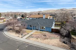 968 Railborne Dr, Sparks, NV 89434 - Photo 2