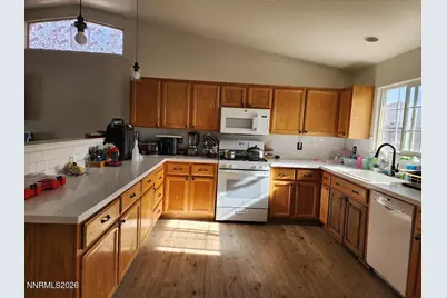 605 Nader Way, Fernley, NV 89408 - Photo 8