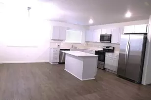 636 W 9th St, Reno, NV 89503 - Photo 2