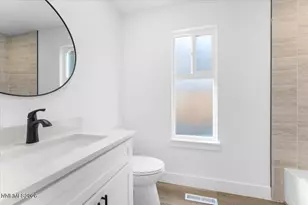 2285 King Edward Dr, Reno, NV 89503 - Photo 28