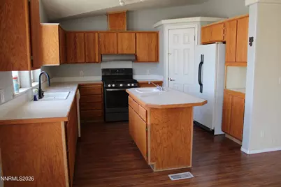 3560 Johnson Lane, Winnemucca, NV 89445 - Photo 8