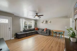 285 Bartlett St, Reno, NV 89512 - Photo 6