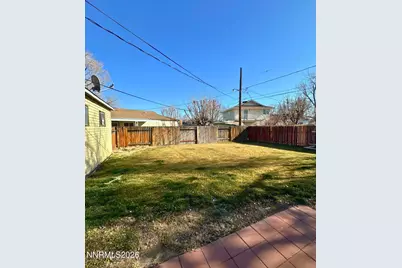 39 E K Street, Sparks, NV 89431 - Photo 18