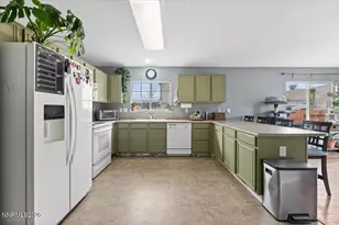 18213 Silverleaf Ct, Reno, NV 89508 - Photo 8