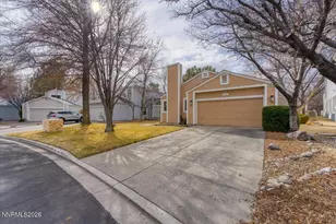 7555 Lighthouse Ln, Reno, NV 89511 - Photo 4