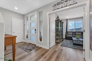 3176 Shimmer Ln, Reno, NV 89506 - Photo 4