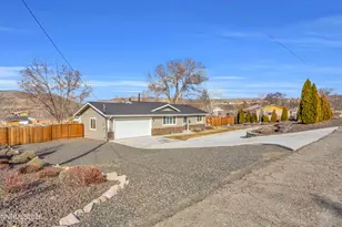 1564 Shirley St, Minden, NV 89423 - Photo 4