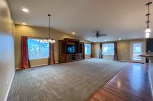 1371 White Bluffs Cir, Fernley, NV 89408 - Photo 4