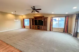 1371 White Bluffs Cir, Fernley, NV 89408 - Photo 6