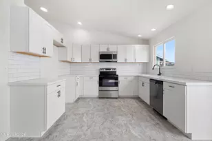 530 St Louis Rd, Fernley, NV 89408 - Photo 6