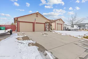 435 Kathy Terrace, Sparks, NV 89436 - Photo 2