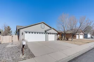 7975 Monterey Shores Dr, Reno, NV 89506 - Photo 2