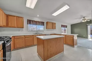 7448 Chagall Dr, Sun Valley, NV 89433 - Photo 22