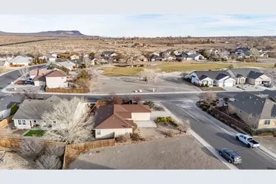 998 Julia Lane, Fernley, NV 89408 - Photo 6