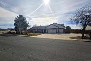 705 Tranquil Dr, Spanish Springs, NV 89441 - Photo 38