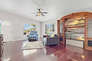 7507 Cezanne Ct, Sun Valley, NV 89433 - Photo 4