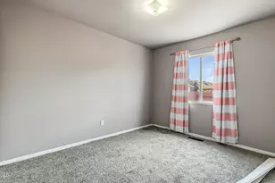 7507 Cezanne Ct, Sun Valley, NV 89433 - Photo 8