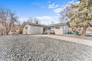 424 S Richmond Ave, Carson City, NV 89703 - Photo 2