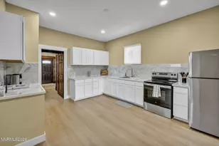 33 W 8th St, Reno, NV 89503 - Photo 2