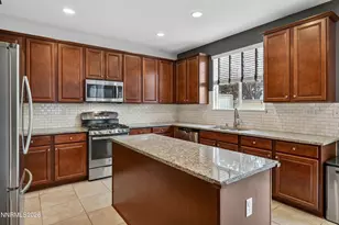 10855 Pebble Hill Dr, Reno, NV 89521 - Photo 4