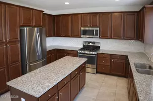 10855 Pebble Hill Dr, Reno, NV 89521 - Photo 6