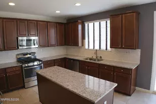 10855 Pebble Hill Dr, Reno, NV 89521 - Photo 4