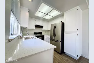 7541 Lighthouse Lane, Reno, NV 89511 - Photo 6