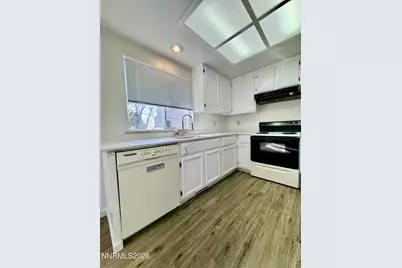 7541 Lighthouse Lane, Reno, NV 89511 - Photo 8