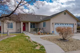 906 Julia Ln, Fernley, NV 89408 - Photo 1