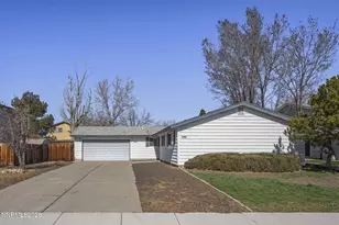 2183 La Hacienda Dr, Sparks, NV 89434 - Photo 2