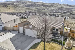 4292 Desert Highlands Dr, Sparks, NV 89436 - Photo 4