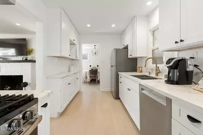 939 Bates Avenue, Reno, NV 89502 - Photo 6