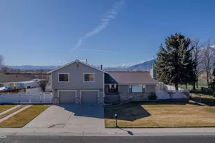 1663 Mackland Ave, Minden, NV 89423 - Photo 4