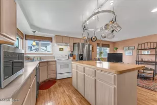 729 Palmwood Dr, Sparks, NV 89434 - Photo 8