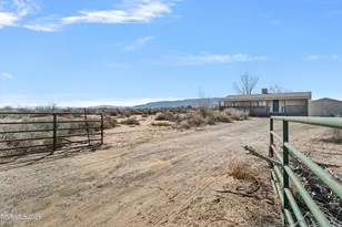 3095 E Antelope St, Silver Springs, NV 89429 - Photo 4