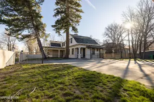 402 W Robinson St, Carson City, NV 89703 - Photo 44