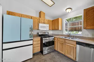 6331 Chesterfield Ln, Reno, NV 89523 - Photo 8