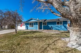 370 Maple St, Fernley, NV 89408 - Photo 2
