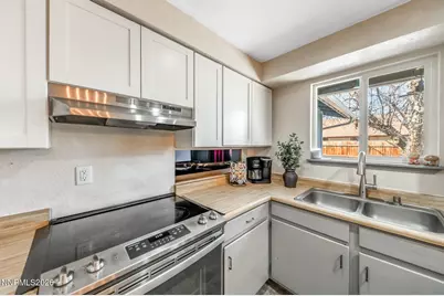 370 Maple Street, Fernley, NV 89408 - Photo 10