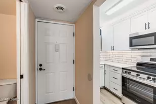 861 Nutmeg Pl, Reno, NV 89502 - Photo 4