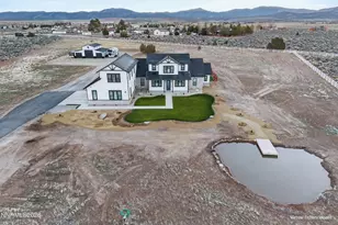 1409 Hunters Point Dr, Gardnerville, NV 89410 - Photo 1