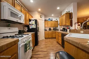 672 Cardinal Cir, Fernley, NV 89408 - Photo 6