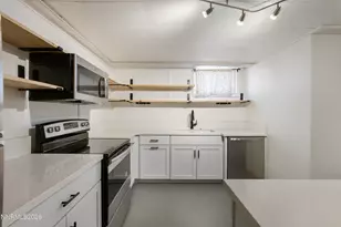 1060 Whitaker Dr, Reno, NV 89503 - Photo 30