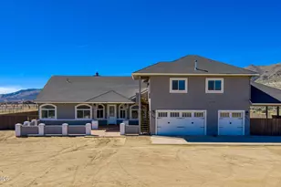 1215 Serpentine Rd, Reno, NV 89506 - Photo 2