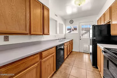 11272 Green Mountain Street, Reno, NV 89506 - Photo 8