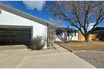 415 Sycamore Street, Fernley, NV 89408 - Photo 2