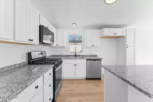 5377 Corral Dr, Sun Valley, NV 89433 - Photo 14