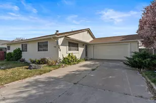 719 Palmwood Dr, Sparks, NV 89434 - Photo 2